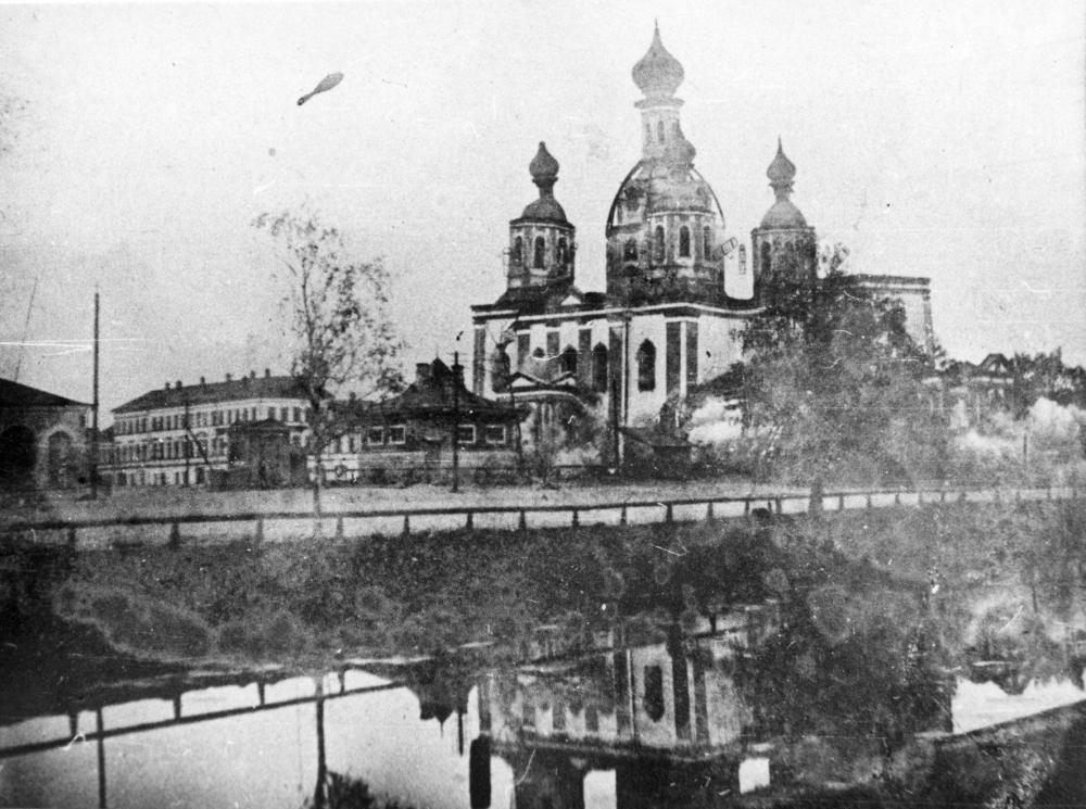 Казанский собо во время взрыва. Фото 1935 г.